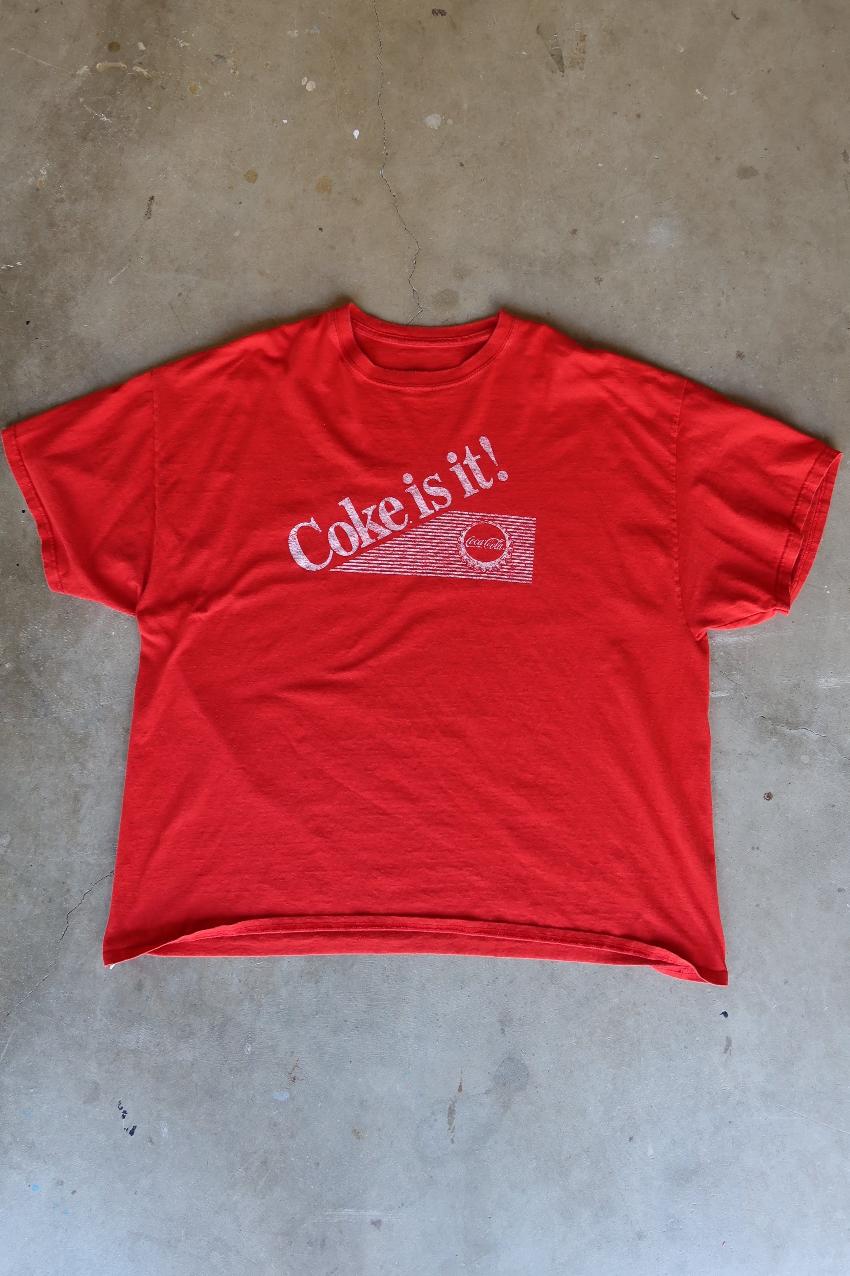 “COKE IS IT” / XL