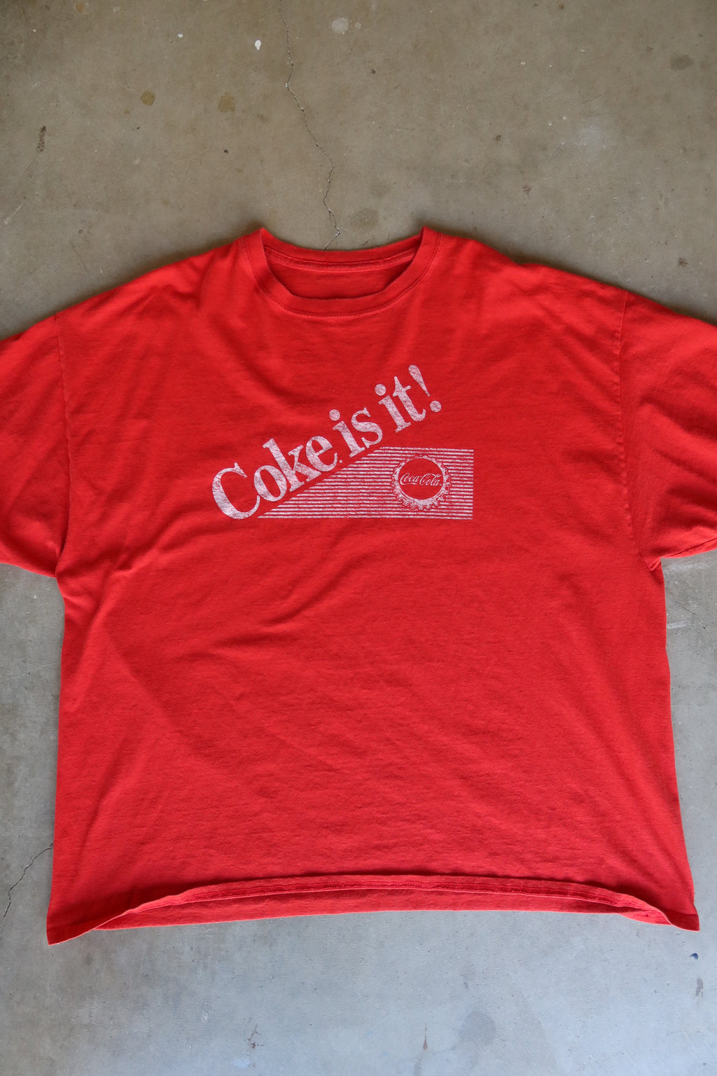 “COKE IS IT” / XL