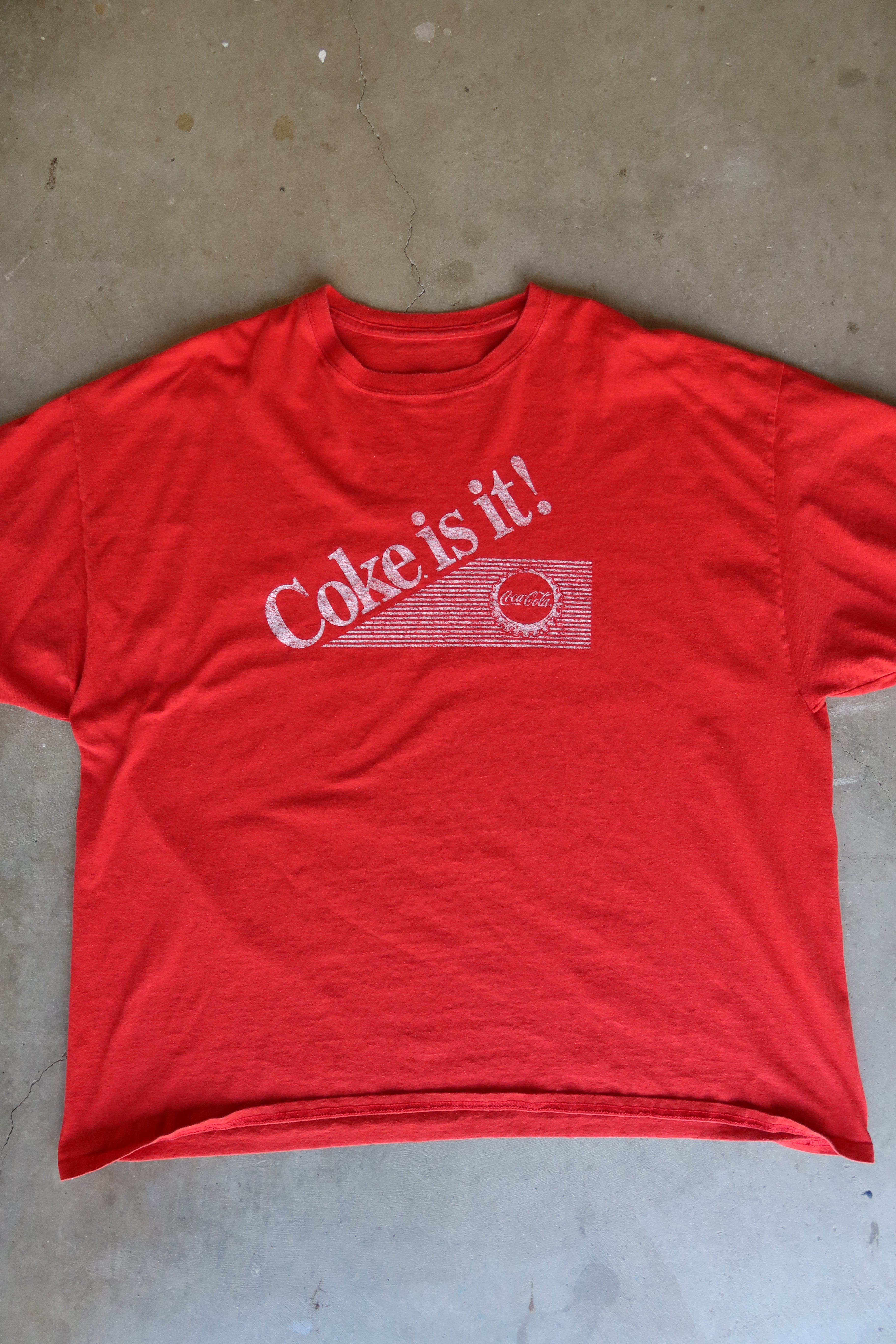 “COKE IS IT” / XL