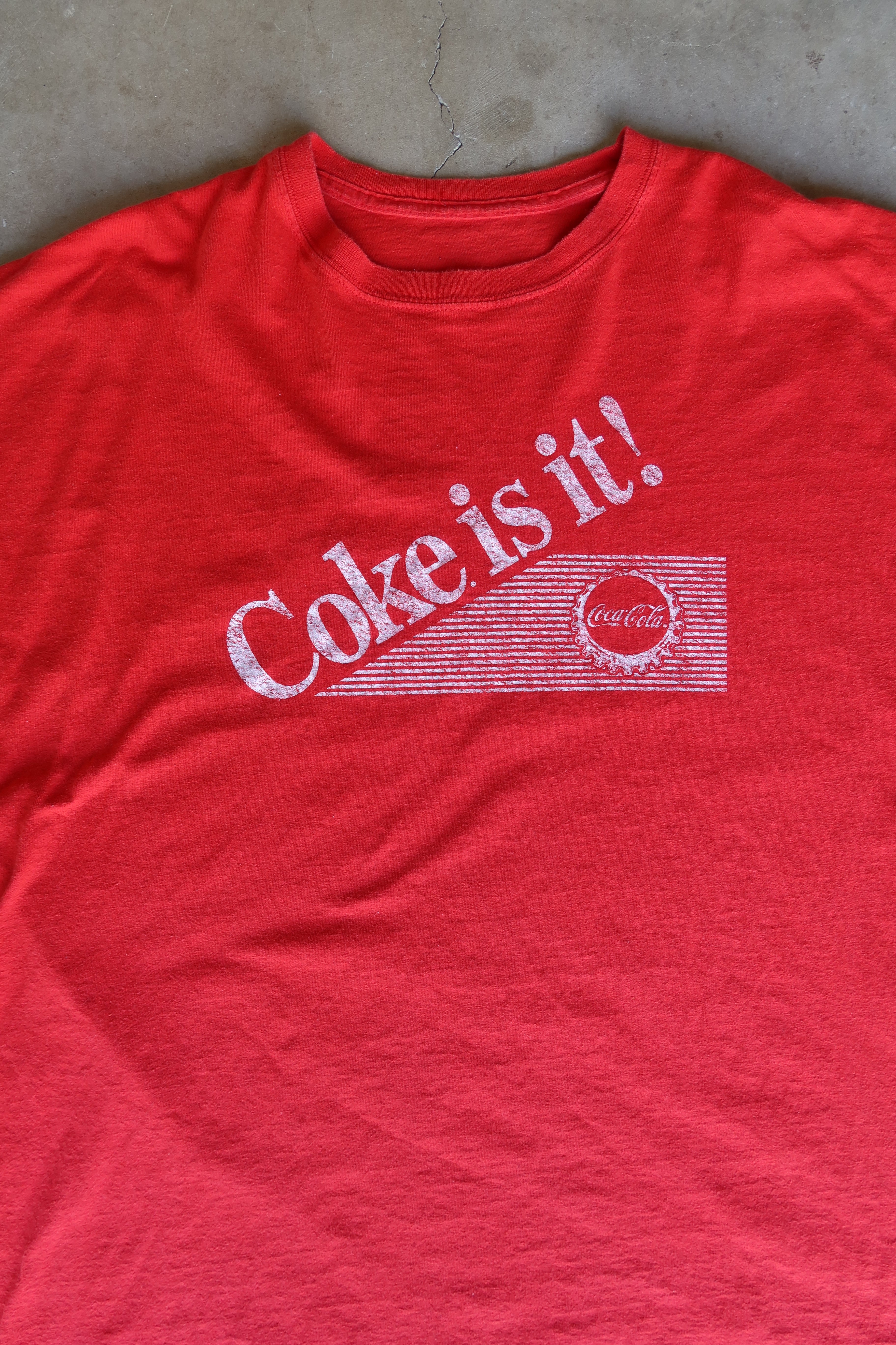 “COKE IS IT” / XL