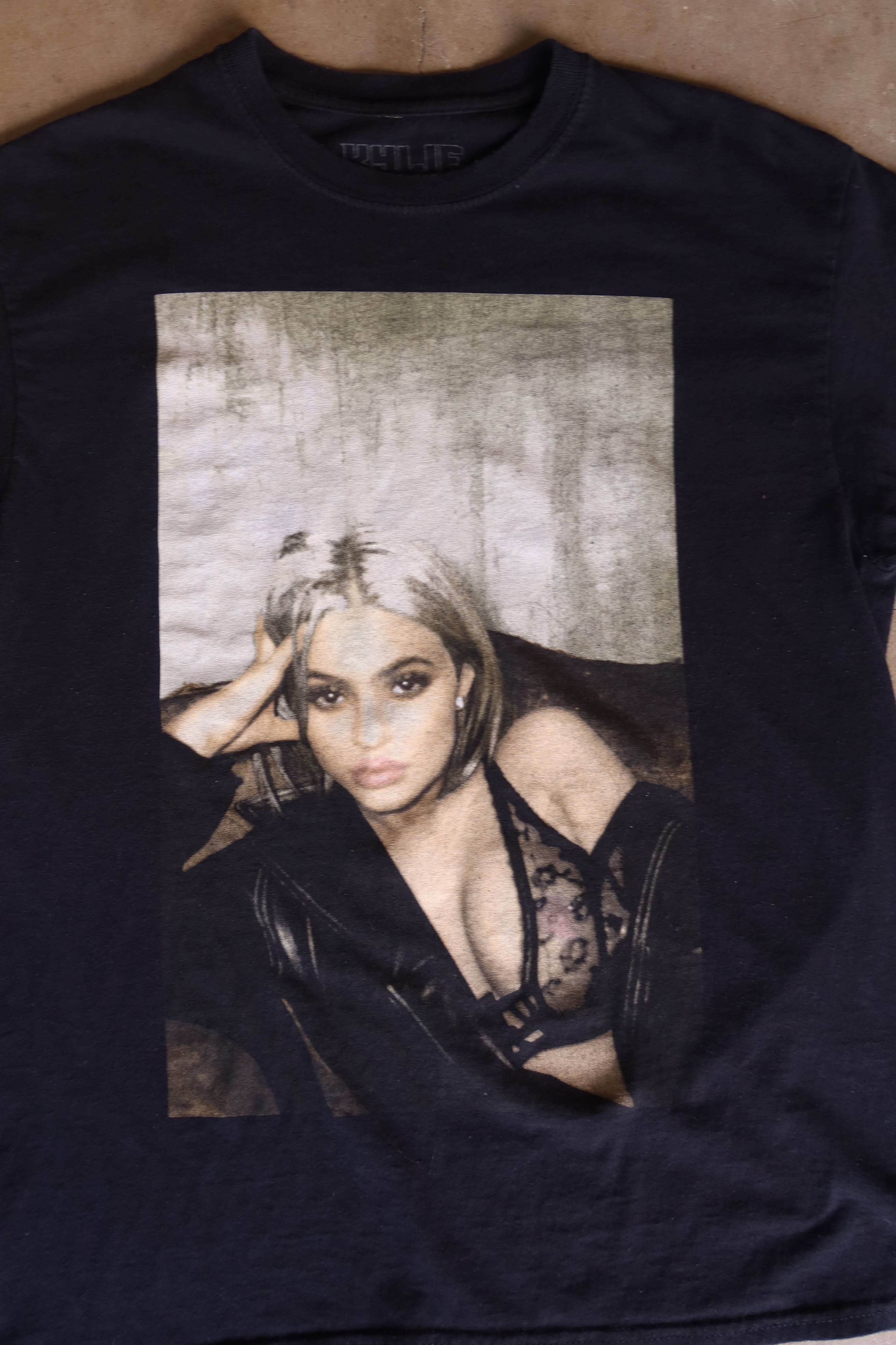 KYLIE JENNER NIP / M