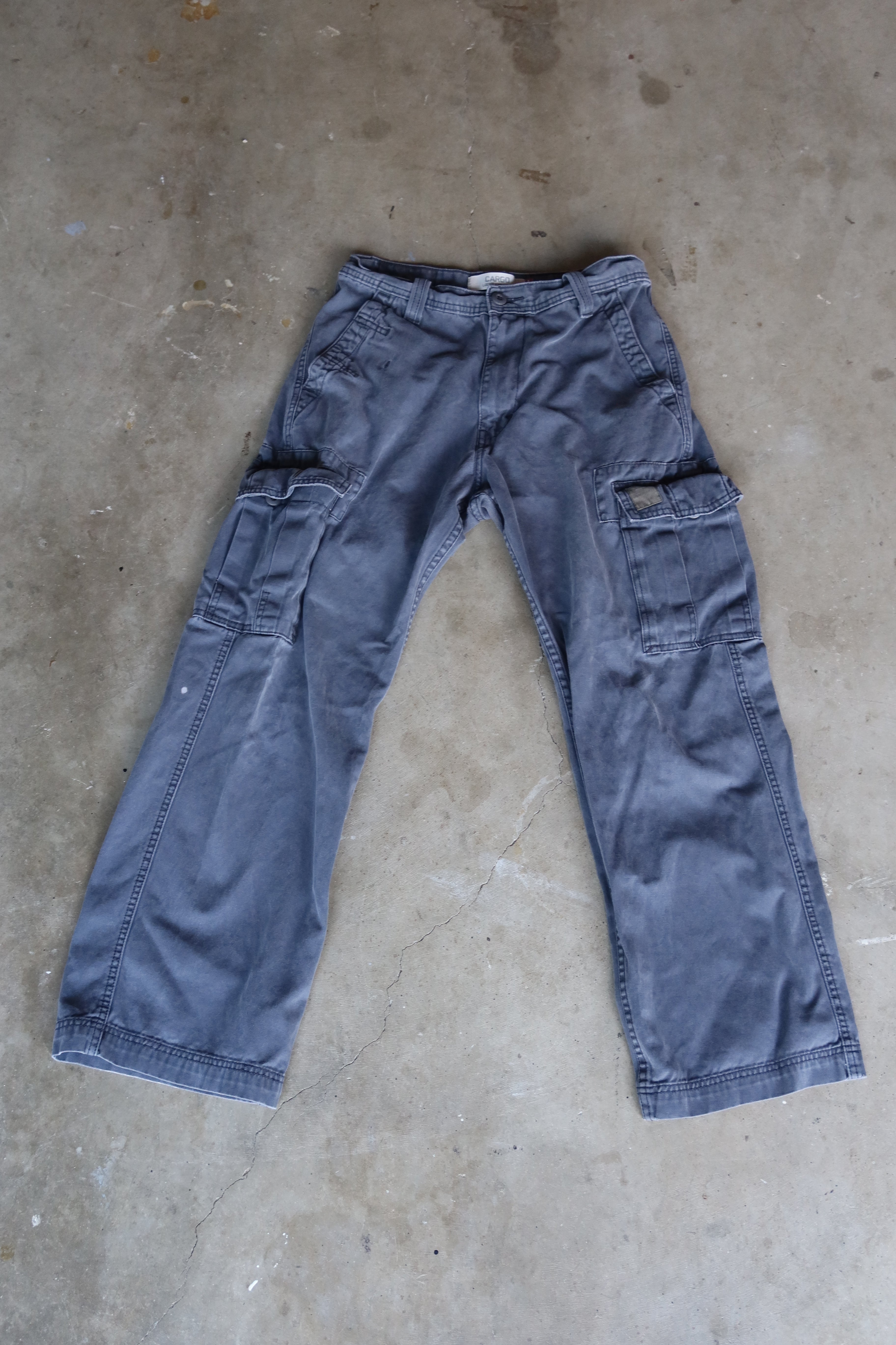 Levi’s Cargo Pants (Late 1990s–Early 2000s)