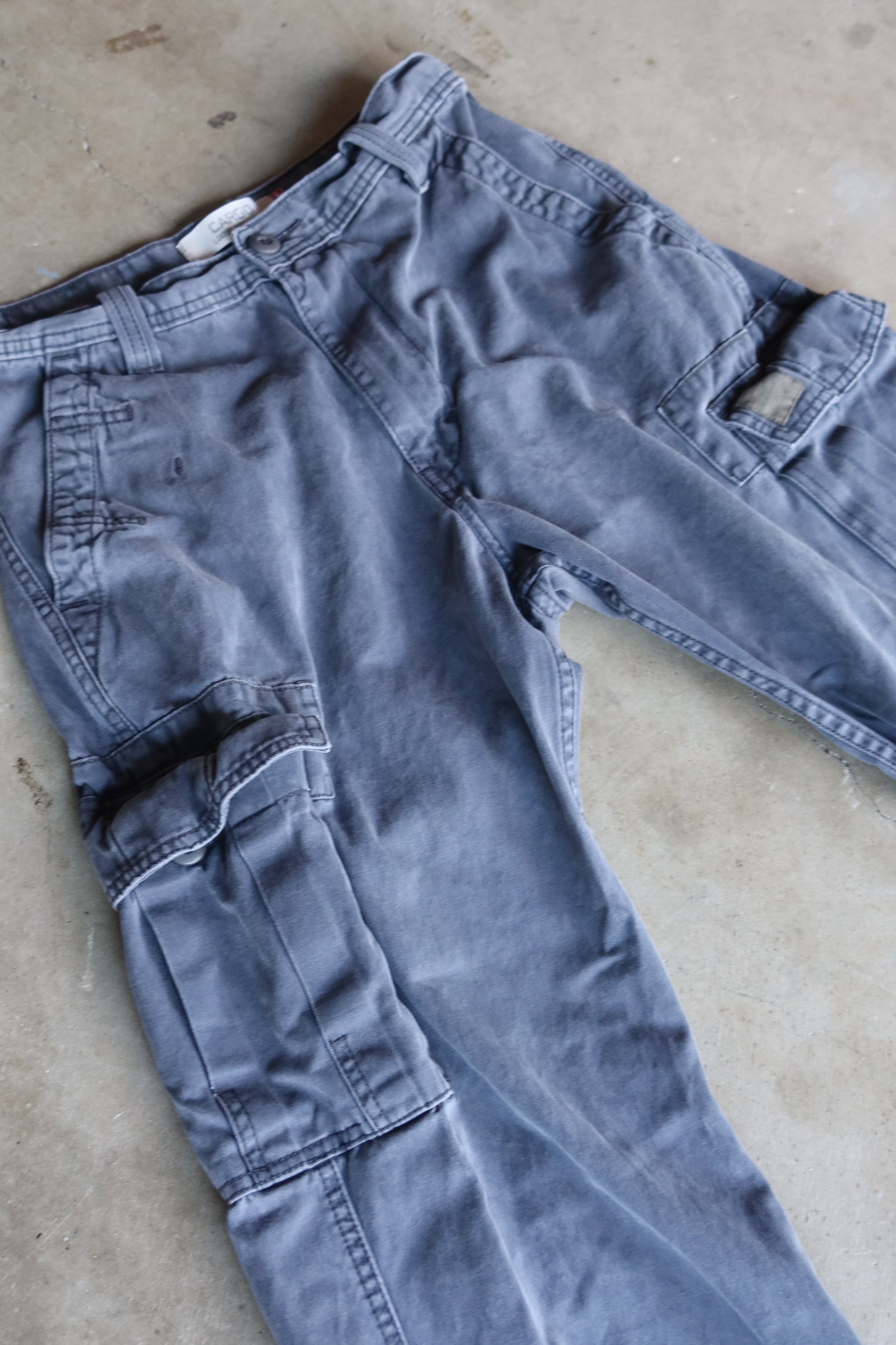 Levi’s Cargo Pants (Late 1990s–Early 2000s)