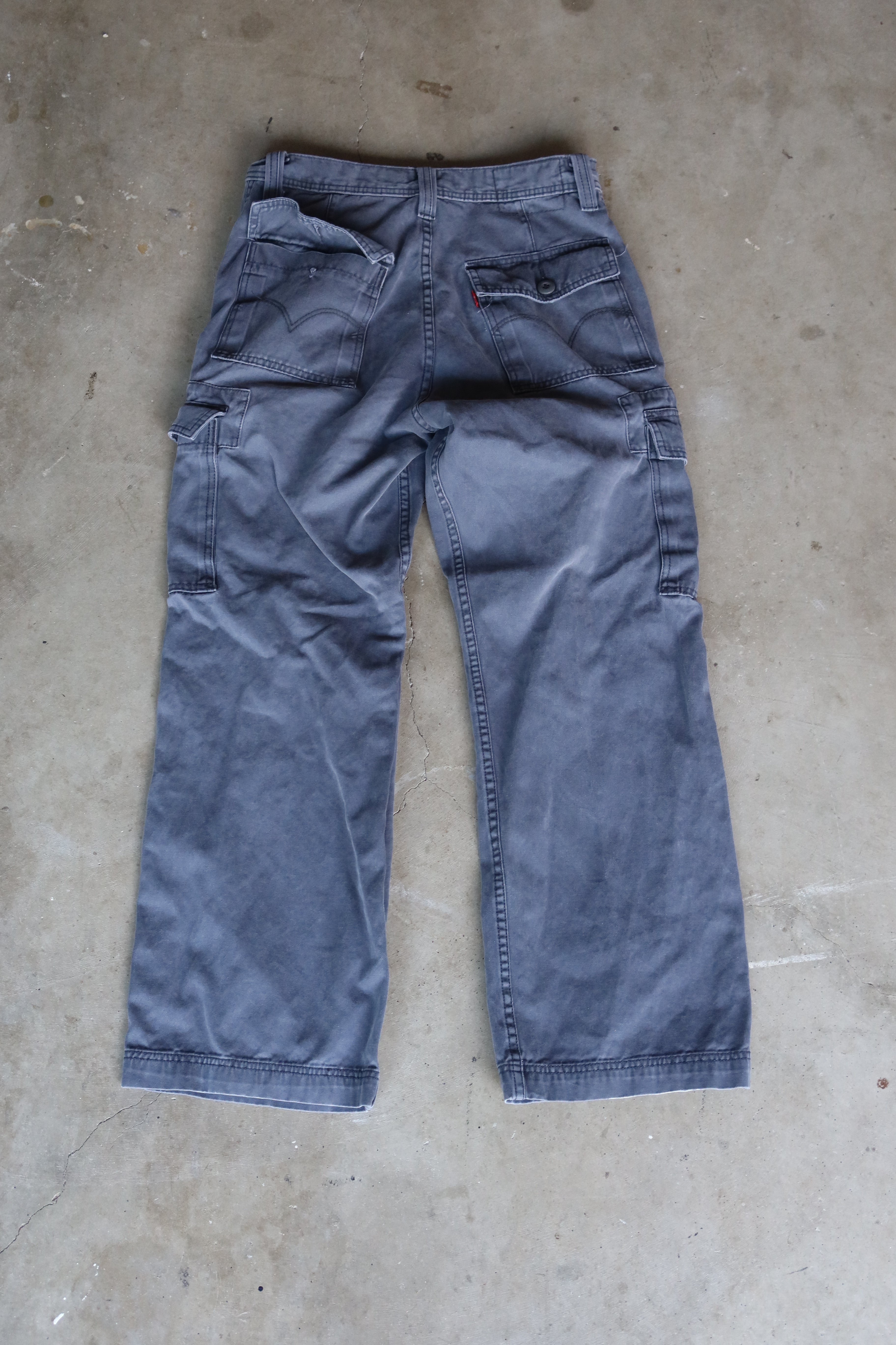 Levi’s Cargo Pants (Late 1990s–Early 2000s)